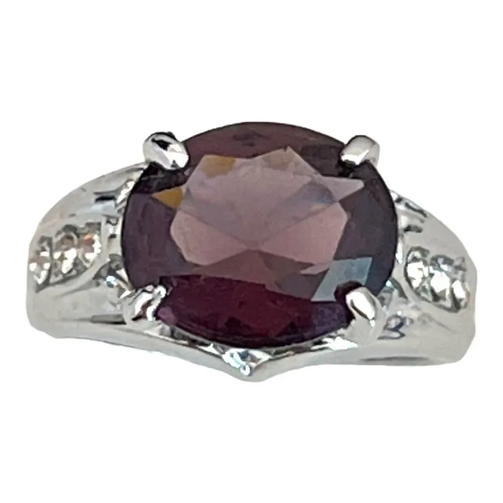 Vintage 1980s Cocktail Ring Purple Glass Rhinestone Silver Tone - 5K